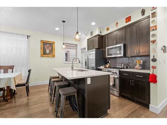 7862 Sw CAPITOL HILL Rd, Portland, OR 97219