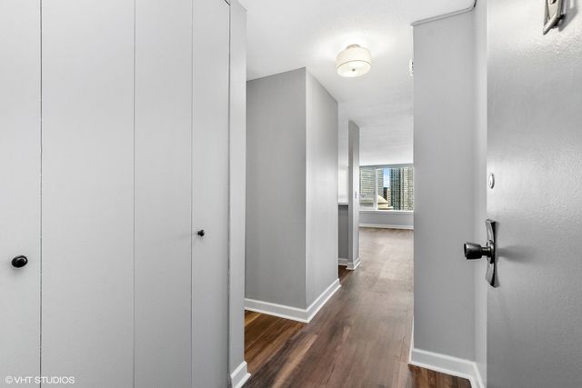 2728 N Hampden Court 1203, Chicago, IL 60614