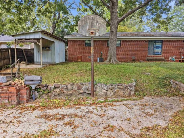 8007 Edwina Drive, Little Rock, AR 72209