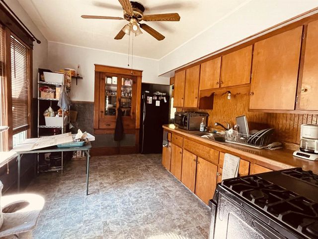 215 S CHURCH STREET, Endeavor, WI 53930