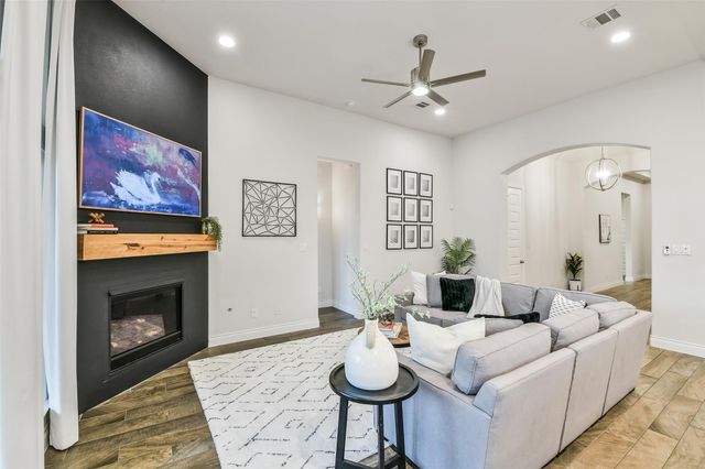 19443 Gray Mare Drive, Tomball, TX 77377