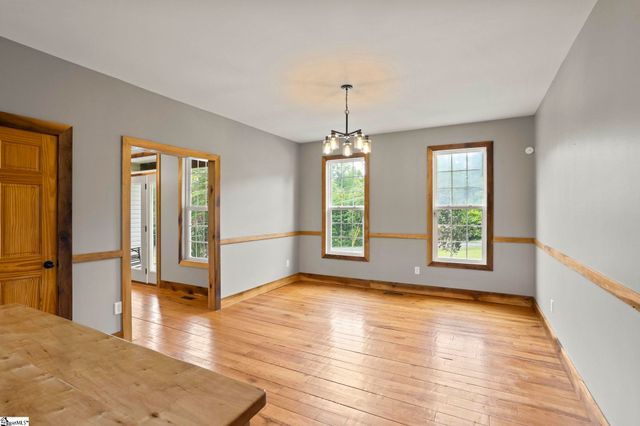 210 Rutledge Lake Road, Greenville, SC 29617