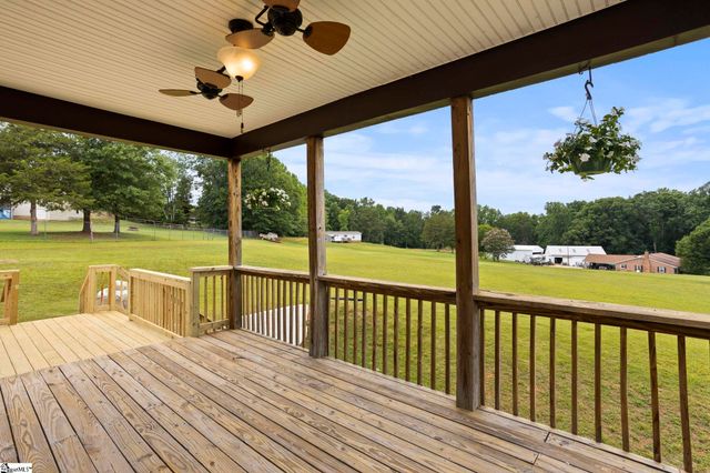 210 Rutledge Lake Road, Greenville, SC 29617