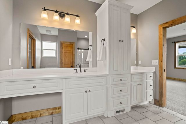 210 Rutledge Lake Road, Greenville, SC 29617