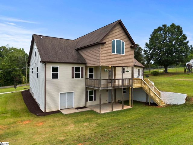 210 Rutledge Lake Road, Greenville, SC 29617