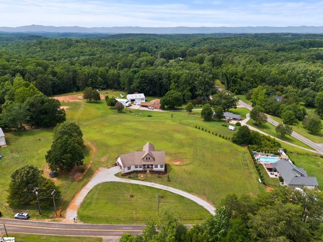 210 Rutledge Lake Road, Greenville, SC 29617
