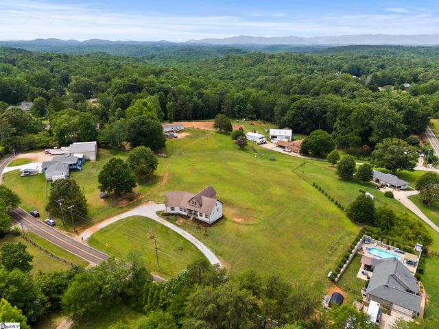 210 Rutledge Lake Road, Greenville, SC 29617