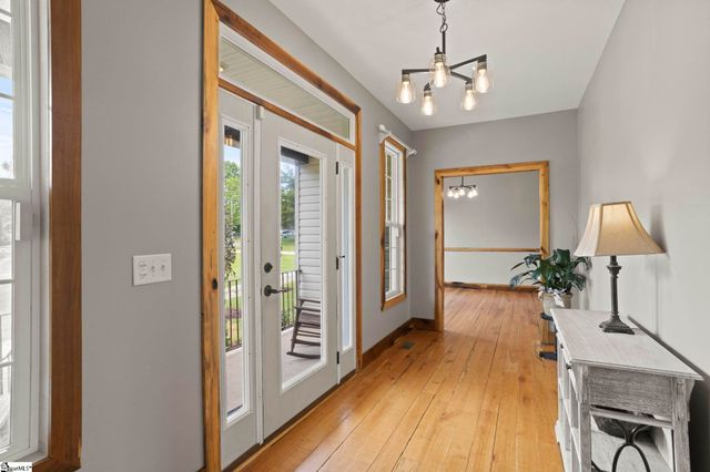 210 Rutledge Lake Road, Greenville, SC 29617