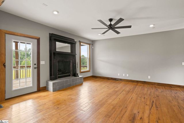 210 Rutledge Lake Road, Greenville, SC 29617