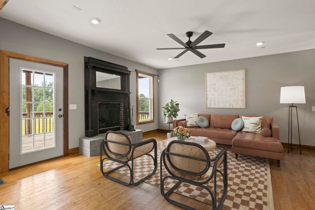 210 Rutledge Lake Road, Greenville, SC 29617