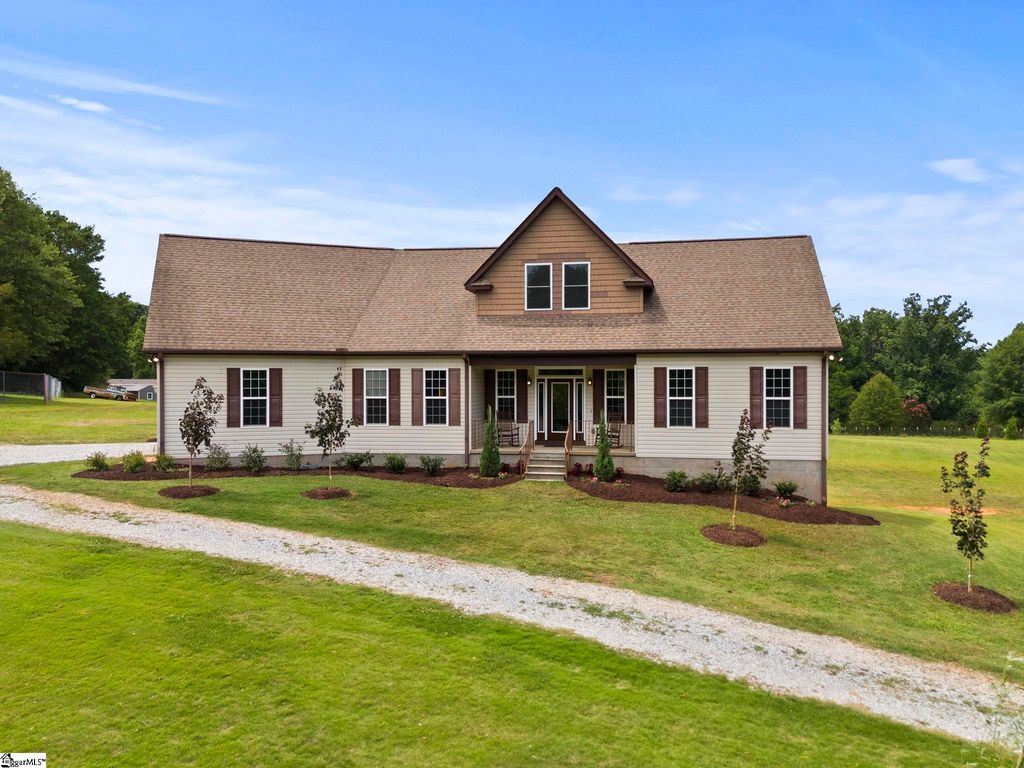 210 Rutledge Lake Road, Greenville, SC 29617