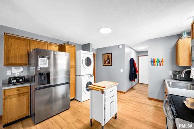 901 N EASY Street, Roanoke, IL 61561