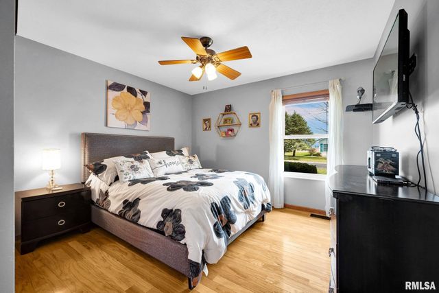 901 N EASY Street, Roanoke, IL 61561