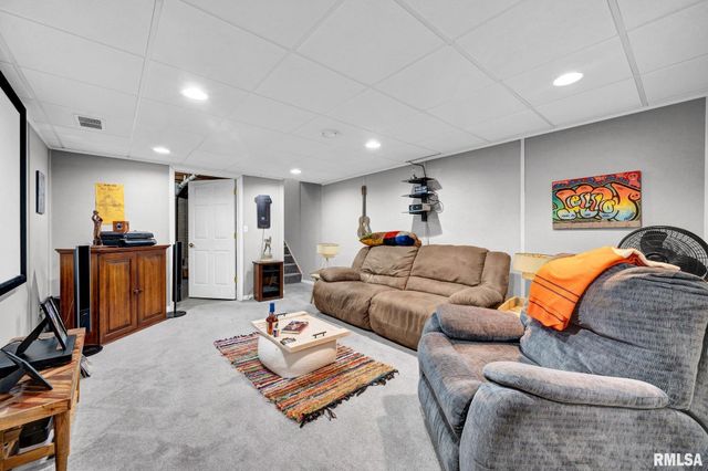 901 N EASY Street, Roanoke, IL 61561