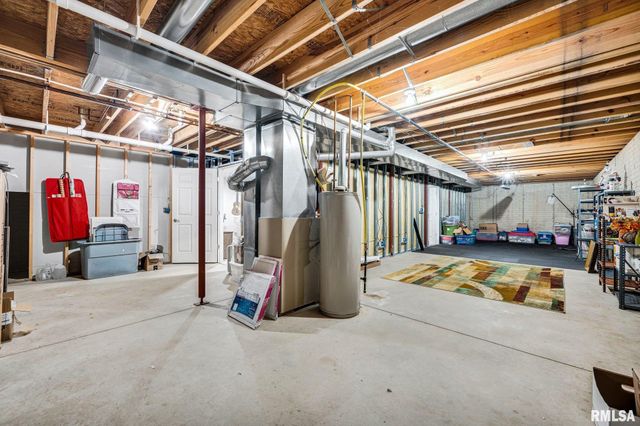 901 N EASY Street, Roanoke, IL 61561