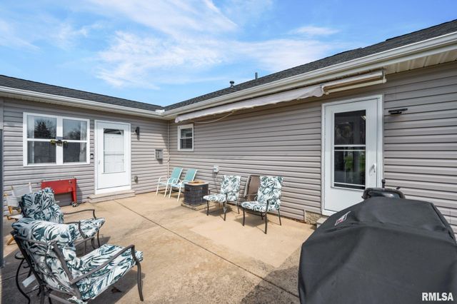 901 N EASY Street, Roanoke, IL 61561