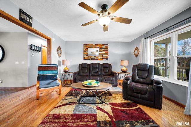 901 N EASY Street, Roanoke, IL 61561