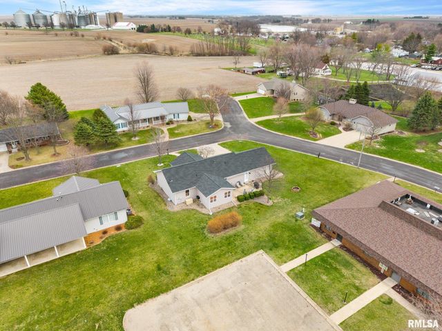 901 N EASY Street, Roanoke, IL 61561