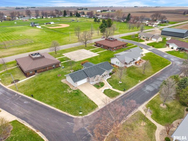 901 N EASY Street, Roanoke, IL 61561