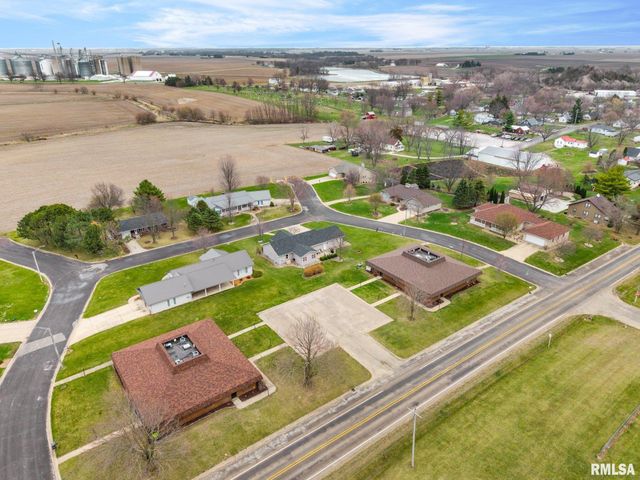 901 N EASY Street, Roanoke, IL 61561