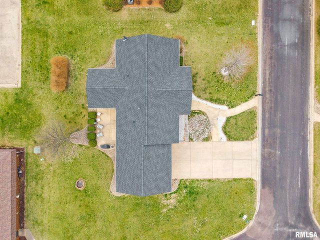 901 N EASY Street, Roanoke, IL 61561