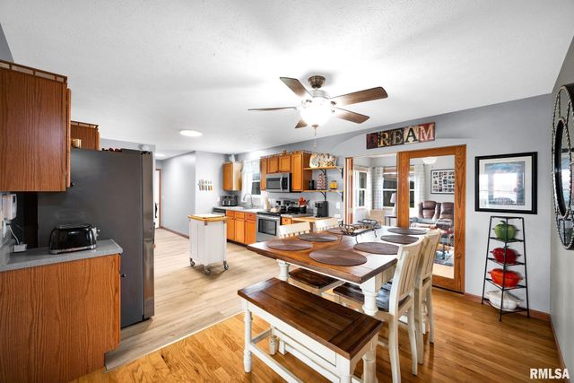 901 N EASY Street, Roanoke, IL 61561