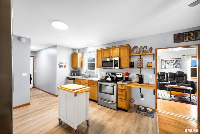 901 N EASY Street, Roanoke, IL 61561