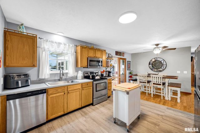 901 N EASY Street, Roanoke, IL 61561