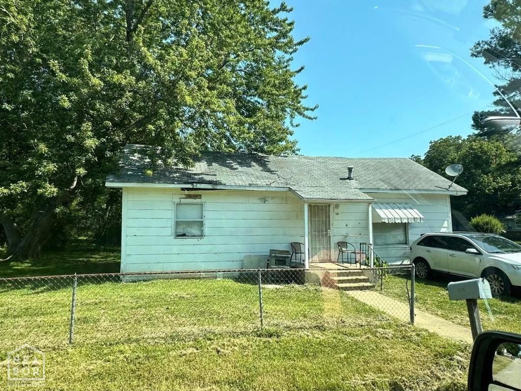 220 E Center Street E, Jonesboro, AR 72401