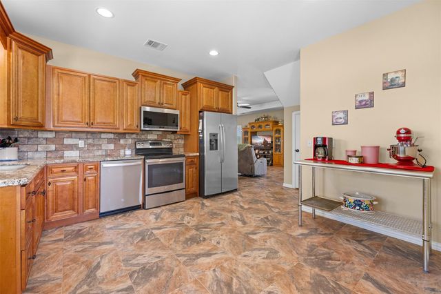 237 Morgan Road, Bedias, TX 77320