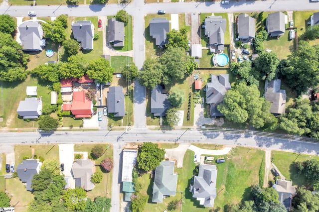 901 S 5th Street, Easley, SC 29640