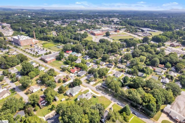 901 S 5th Street, Easley, SC 29640