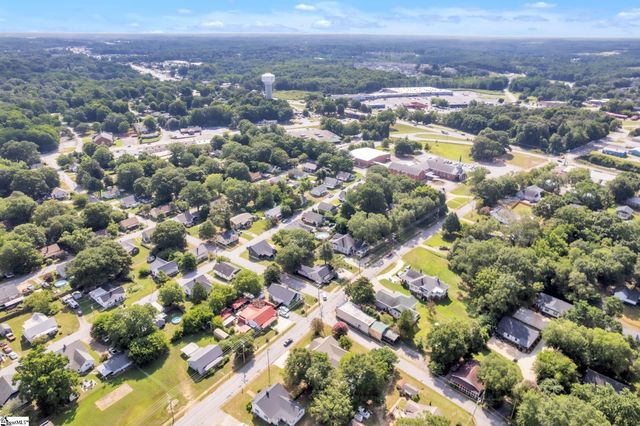 901 S 5th Street, Easley, SC 29640