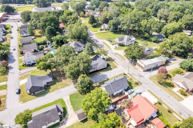 901 S 5th Street, Easley, SC 29640