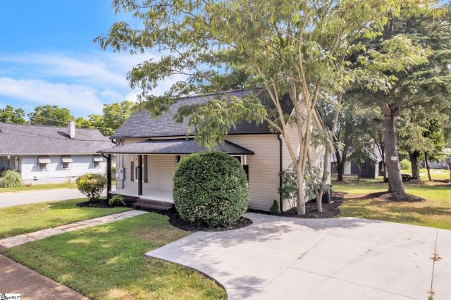 901 S 5th Street, Easley, SC 29640