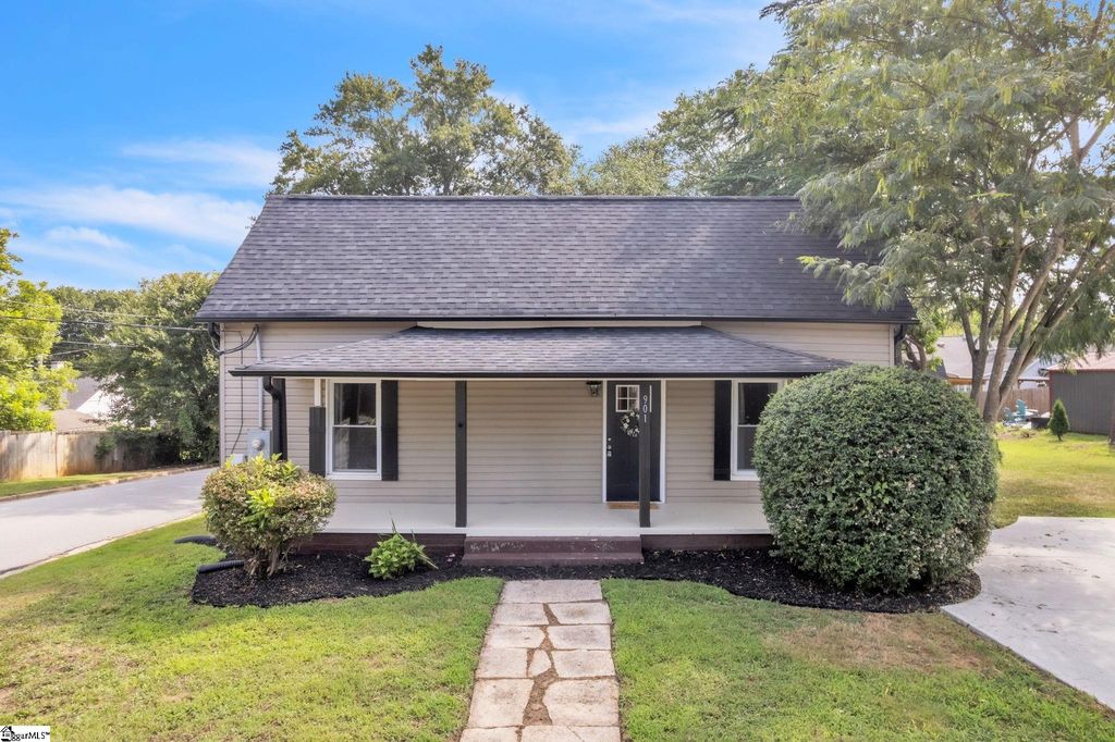 901 S 5th Street, Easley, SC 29640
