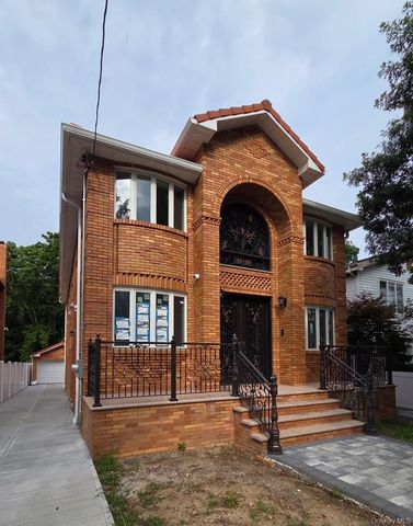 42-20 247th Street, Little Neck, NY 11363
