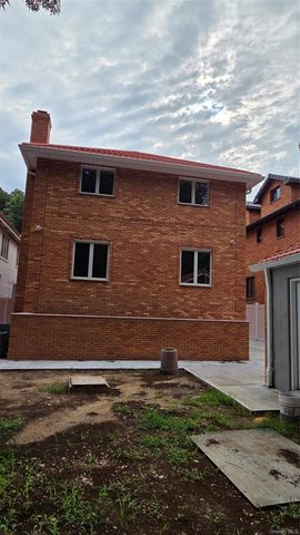 42-20 247th Street, Little Neck, NY 11363