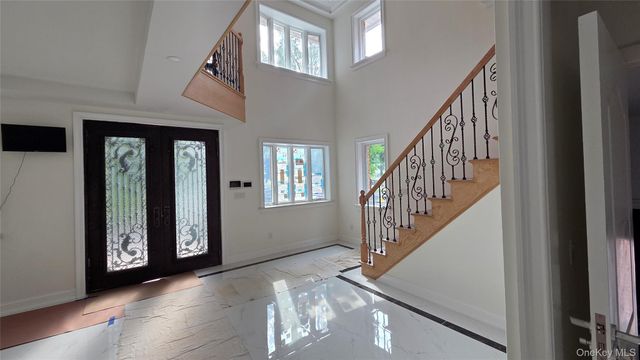42-20 247th Street, Little Neck, NY 11363