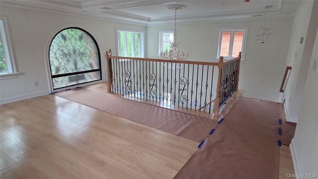 42-20 247th Street, Little Neck, NY 11363