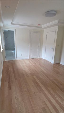 42-20 247th Street, Little Neck, NY 11363