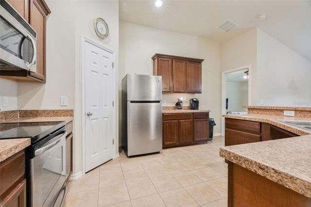 677 SENECA TRAIL, St Cloud, FL 34772