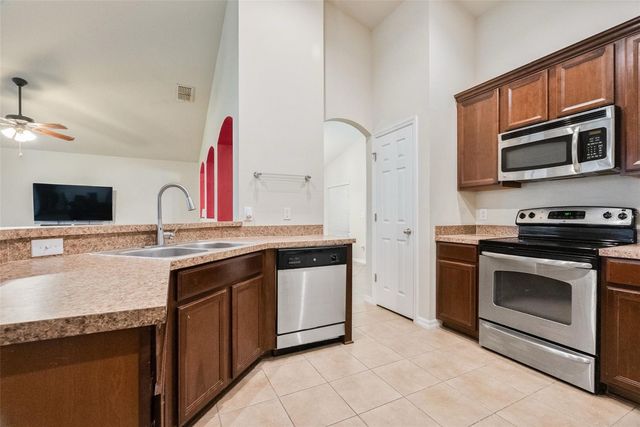 677 SENECA TRAIL, St Cloud, FL 34772