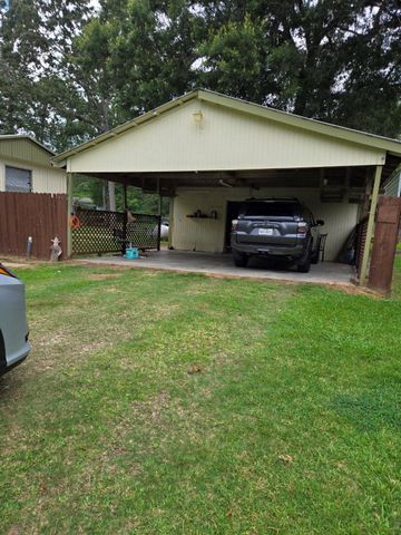 11 Kim Street, Shepherd, TX 77371