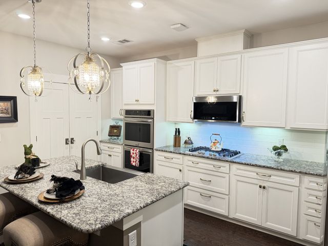 1543 Drakes Creek Rd, Hendersonville, TN 37075