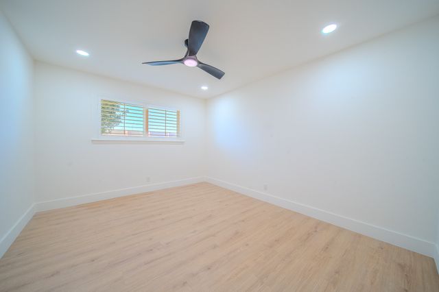 532 Plainview Drive, Hurst, TX 76054