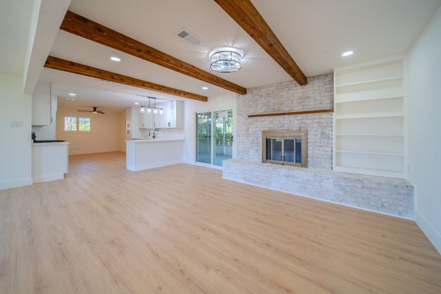 532 Plainview Drive, Hurst, TX 76054