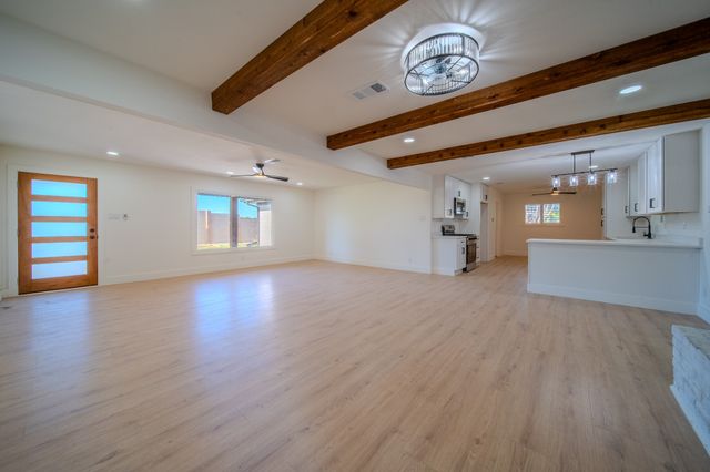 532 Plainview Drive, Hurst, TX 76054