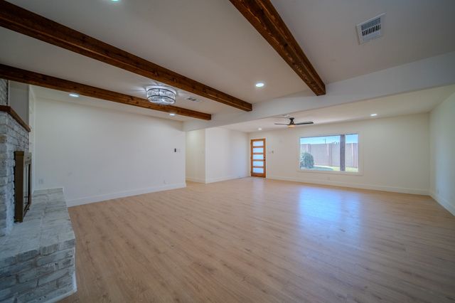 532 Plainview Drive, Hurst, TX 76054