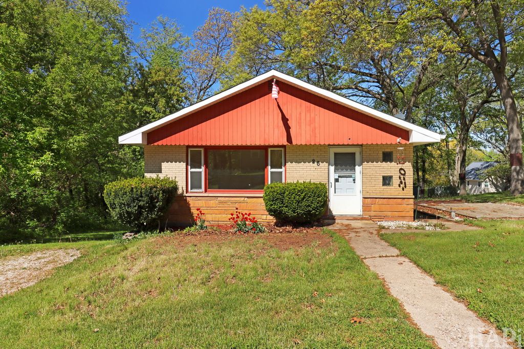 26 Woodland Avenue, Fox Lake, IL 60020